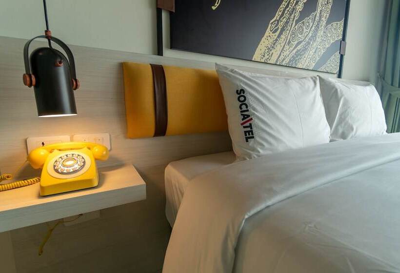 هتل Socialtel Koh Samui