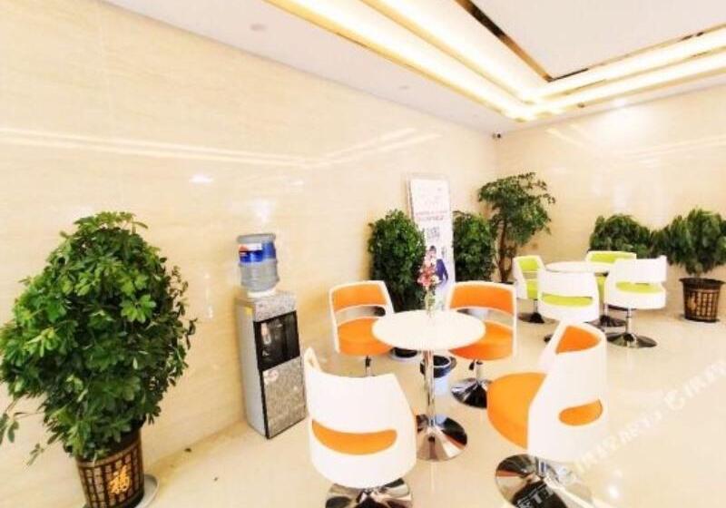 هتل Greentree Inn Shangrila City Bus Station