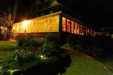 هاستل Pine Lodge