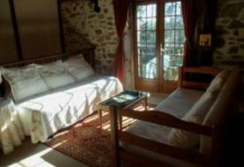 住宿加早餐  L Oustal Chambres Et Tables D Hôtes