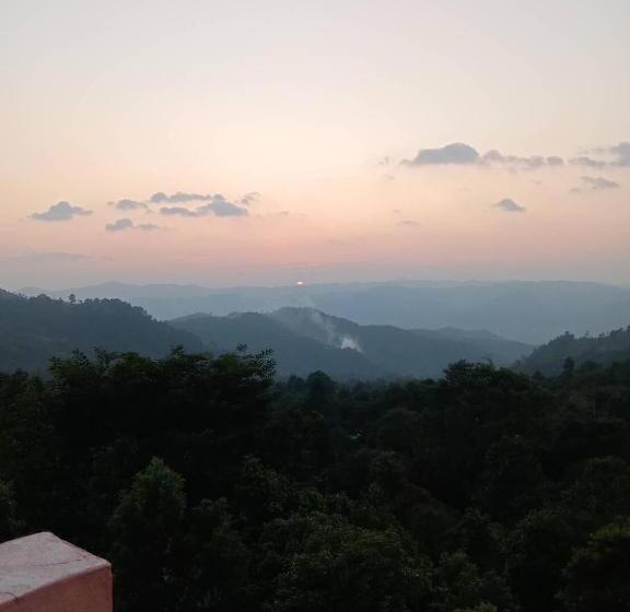 تختخواب و صبحانه Terre Terrace Glamping   Doichang