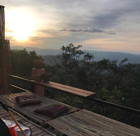 تختخواب و صبحانه Terre Terrace Glamping   Doichang