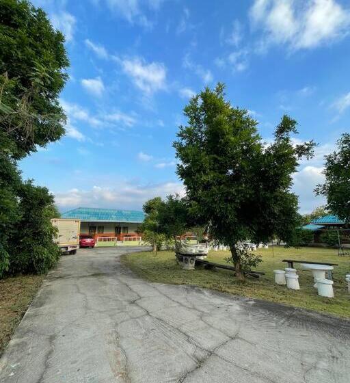 酒店 เพชร รีสอร์ท นครไทย Phet Resort, Nakhonthai