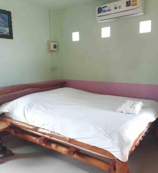 ホテル เพชร รีสอร์ท นครไทย Phet Resort, Nakhonthai