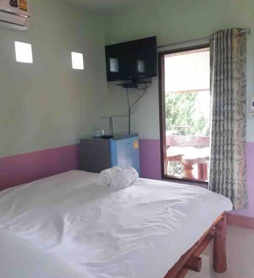 酒店 เพชร รีสอร์ท นครไทย Phet Resort, Nakhonthai