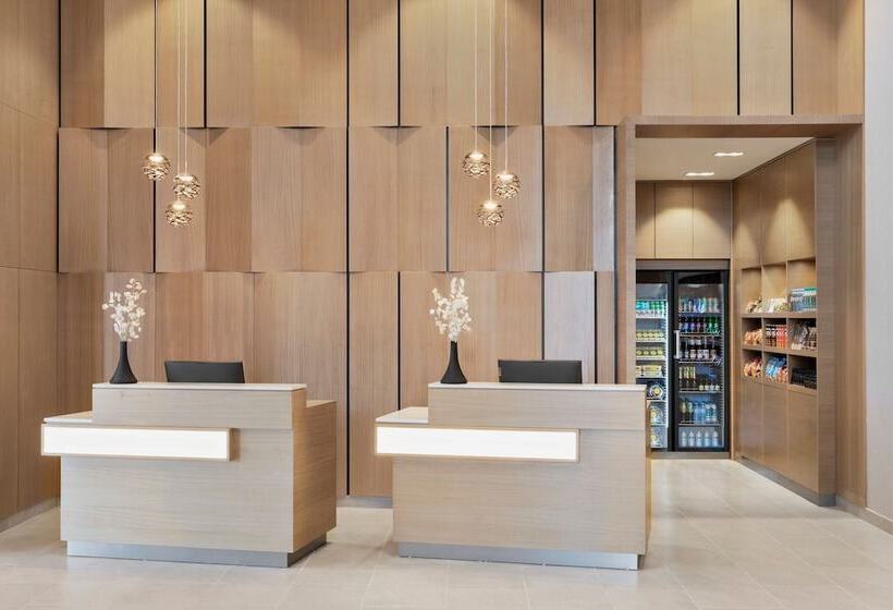 هتل Courtyard By Marriott Batumi