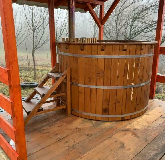 بنسيون Casa De Vacanța La Marita