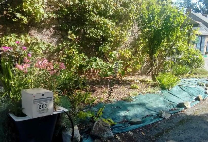 مبيت وإفطار Bienvenue Chez Joëlle Et André Au 207