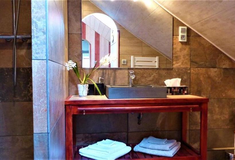 住宿加早餐  La Bisquine