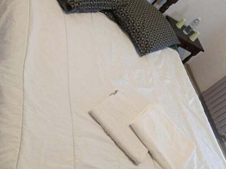 בית מלון כפרי L  Auberge Campagnarde, Lourdes