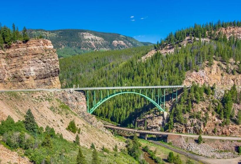 فندق The Green Bridge Inn