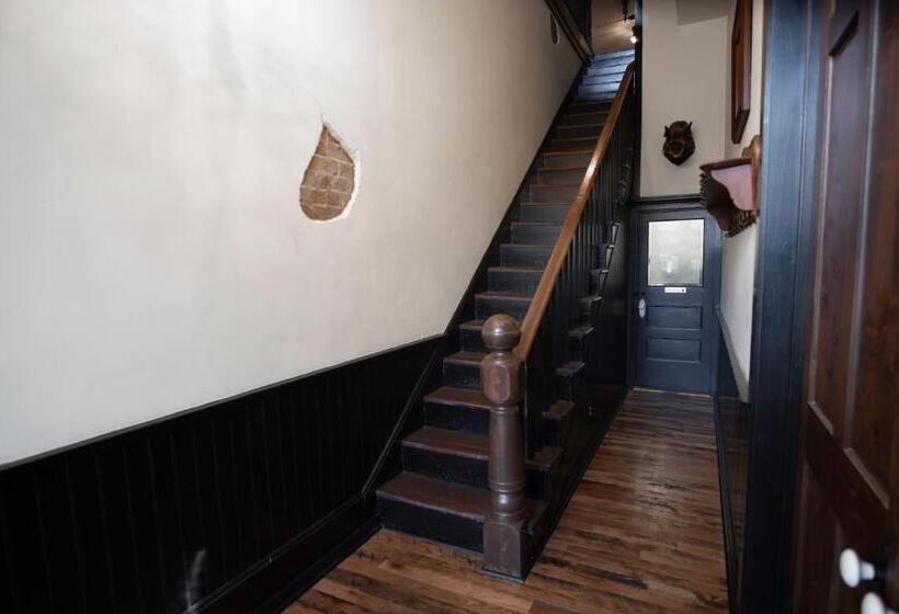 فندق صغير Beard And Lady Inn