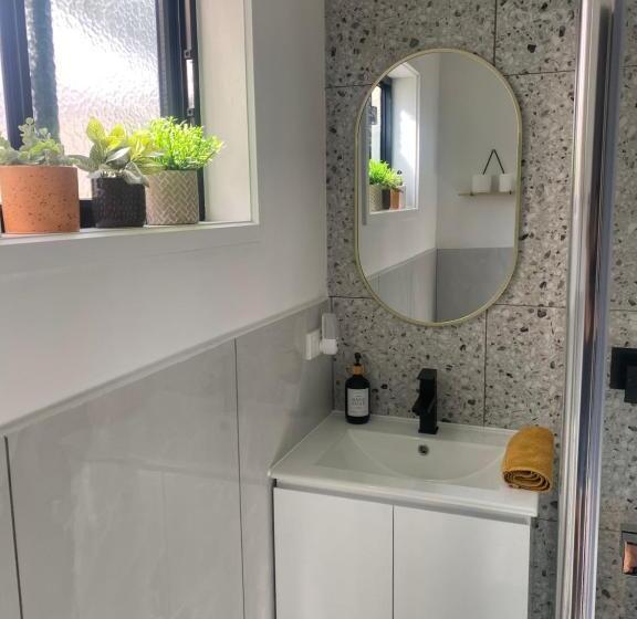 مبيت وإفطار Ange S Bnb   Self Contained Unit With Ensuite