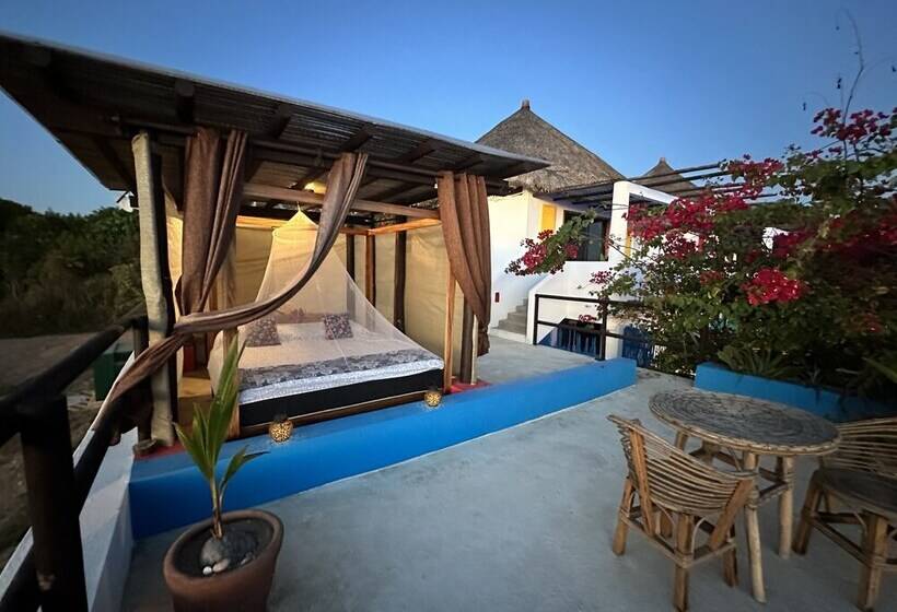 مبيت وإفطار Beachfront Paradise Boutique