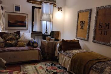 تختخواب و صبحانه Il Cortiletto