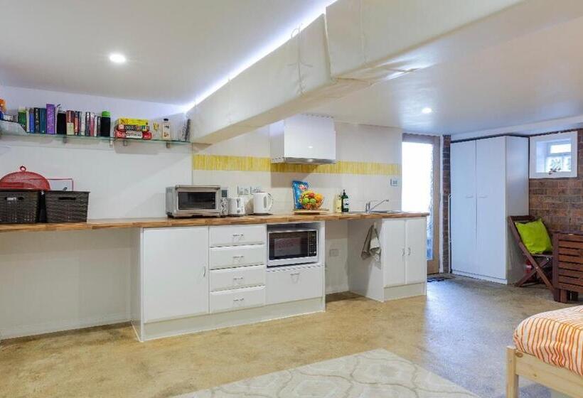 Bed and Breakfast Modern & Homely Comfort