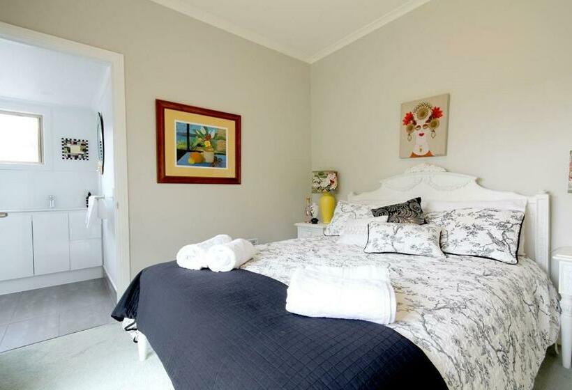 مبيت وإفطار Nicholson Bnb And Arts Centre