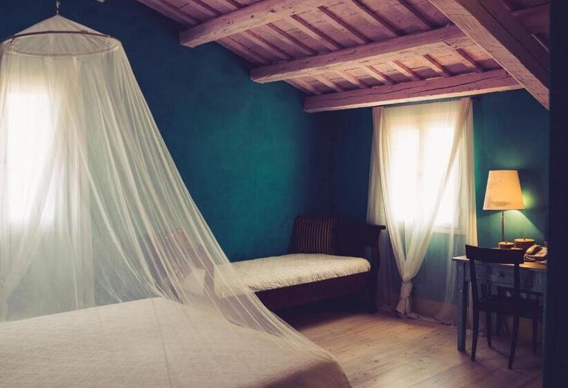 مبيت وإفطار Turchi Farm   Locanda Della Luna & Antico Frantoio