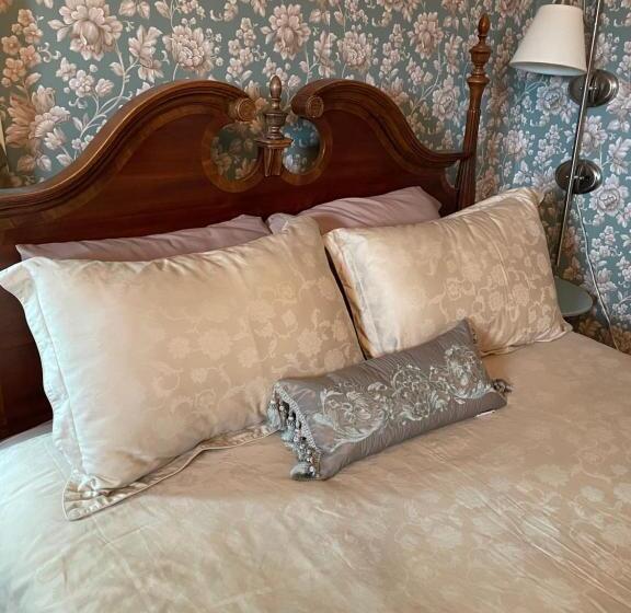 Guilford Bed And Breakfast