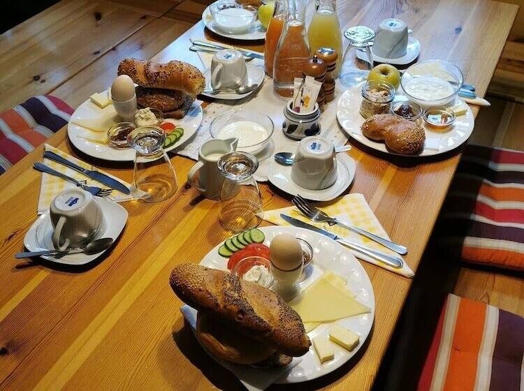 호텔 Kindererlebnis  Und Biobauernhof Hipp Bruckner