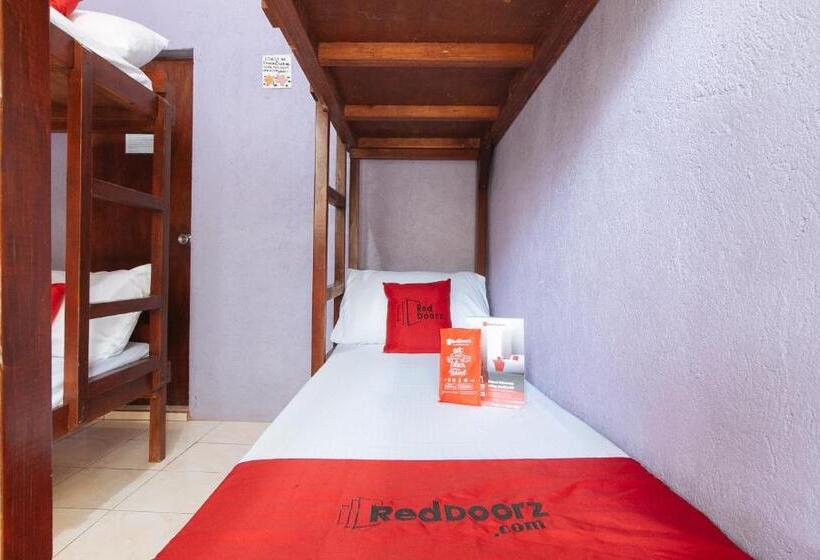 هتل Reddoorz Hostel @ Popoy S Backpackers Mati