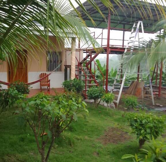 بنسيون Hostal Bullshark