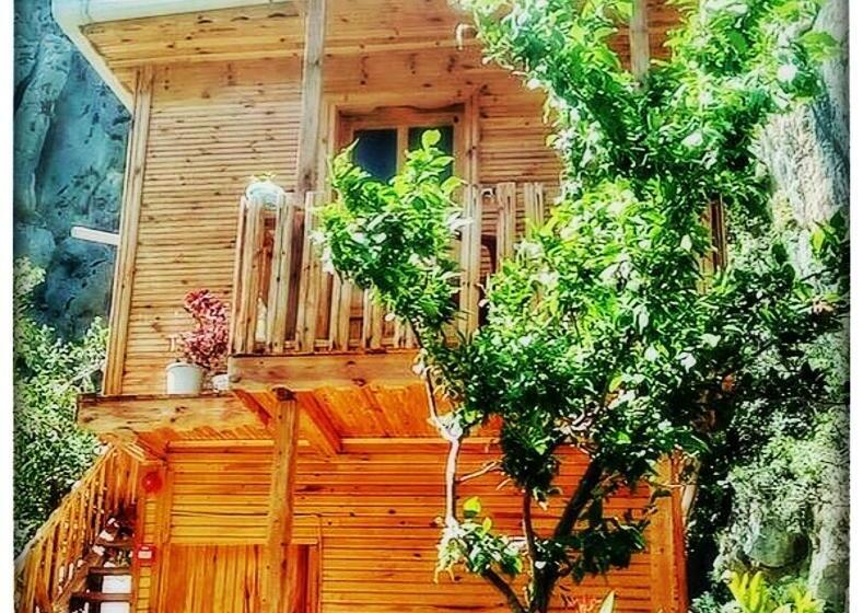 استراحتگاه Kapuzbaşı şelalesi Baştürk Dinlenme Tesisleri