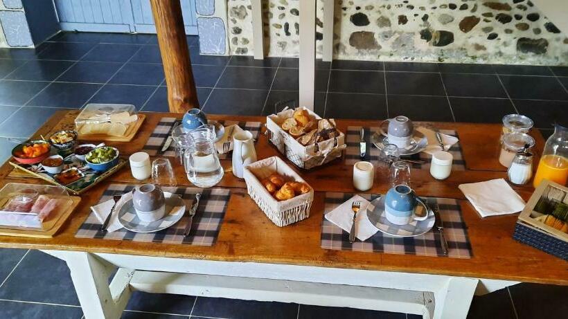 تختخواب و صبحانه La Ferme Aux Fleurs