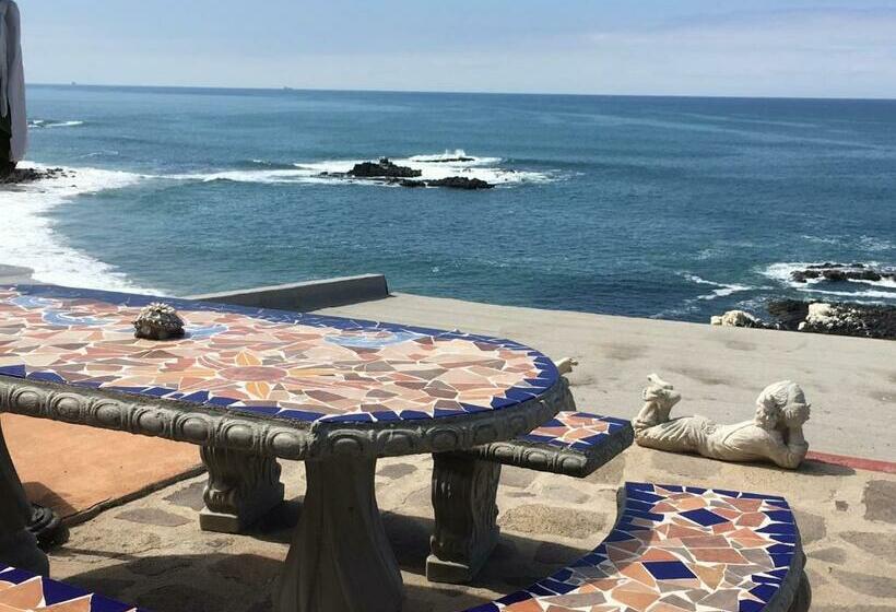 مبيت وإفطار Ocean Front Villa Sleeps 6 15  Beach Access