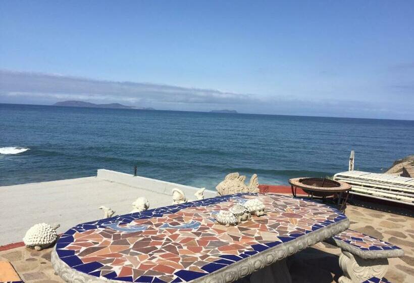 مبيت وإفطار Ocean Front Villa Sleeps 6 15  Beach Access