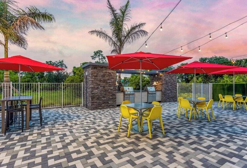 هتل Home2 Suites By Hilton Vero Beach I95