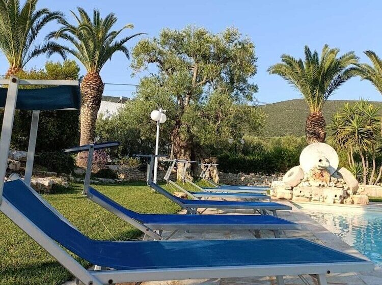 پانسیون Masseria Galleppa   Rooms, Pool And Relax