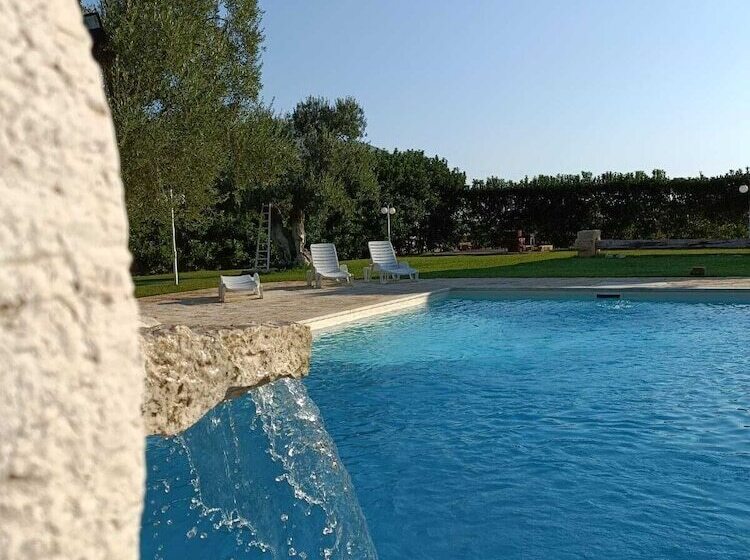 پانسیون Masseria Galleppa   Rooms, Pool And Relax