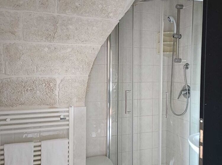 پانسیون Masseria Galleppa   Rooms, Pool And Relax
