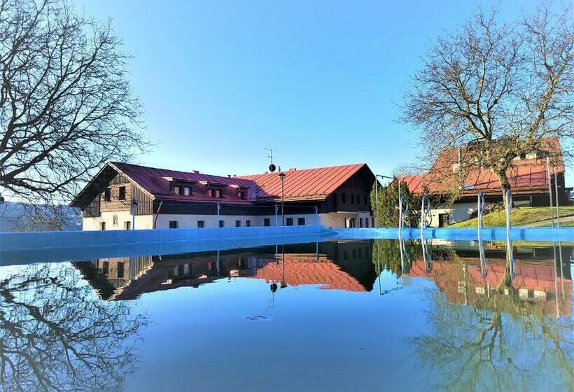 پانسیون Penzion Hradek