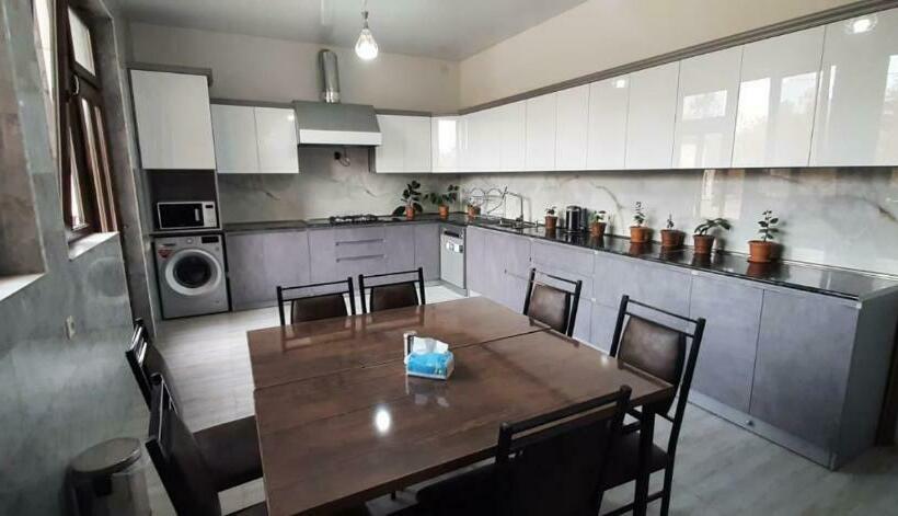 پانسیون Rubenyan Guest House