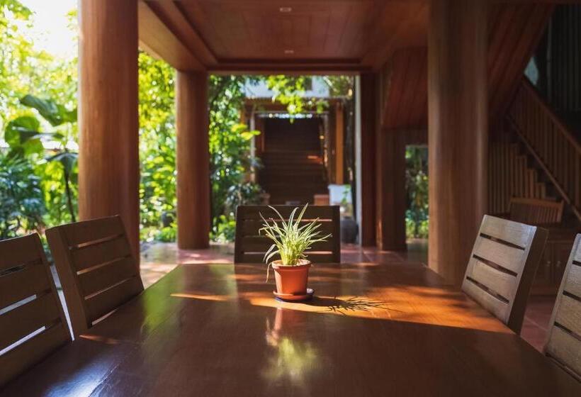 استراحتگاه Vanasin Residence