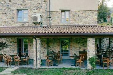 هتل Agriturismo I Giunchi