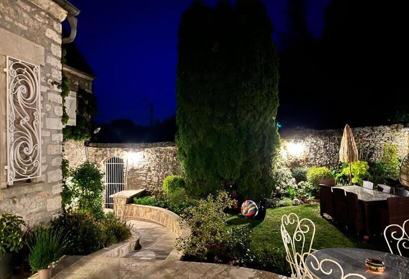 بنسيون Le Mas De Retheuil