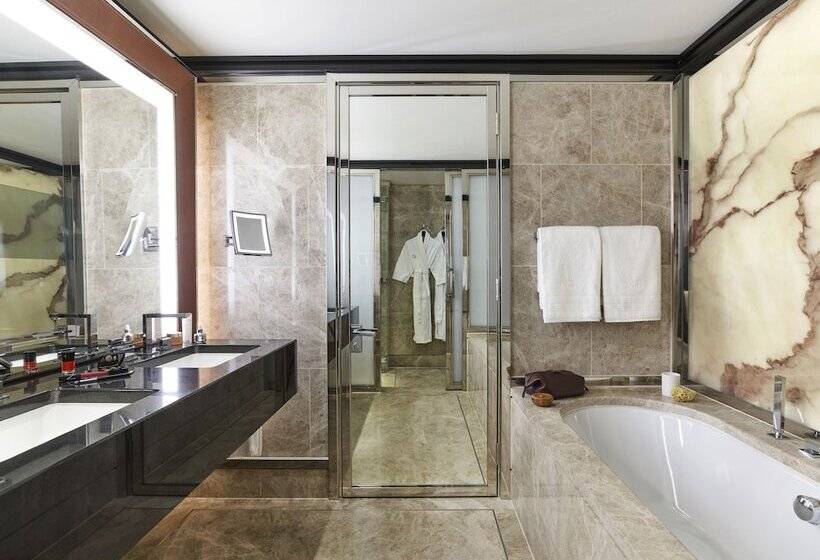 בית מלון כפרי 45 Park Lane  Dorchester Collection