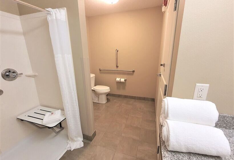 هتل Amerivu Inn And Suites  Chisago City