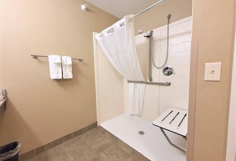 هتل Amerivu Inn And Suites  Chisago City