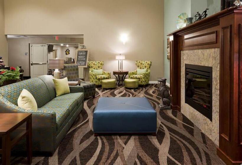 هتل Amerivu Inn And Suites  Chisago City