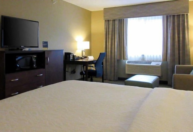هتل Amerivu Inn And Suites  Chisago City