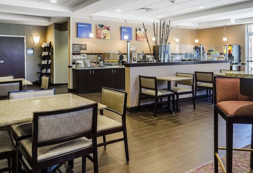 هتل Comfort Inn & Suites Dothan East