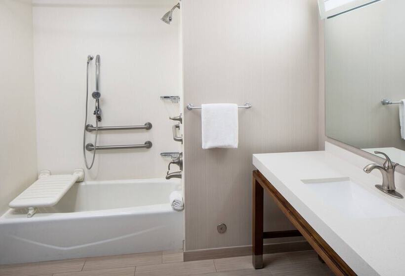 هتل Courtyard By Marriott Lubbock Downtown/university Area