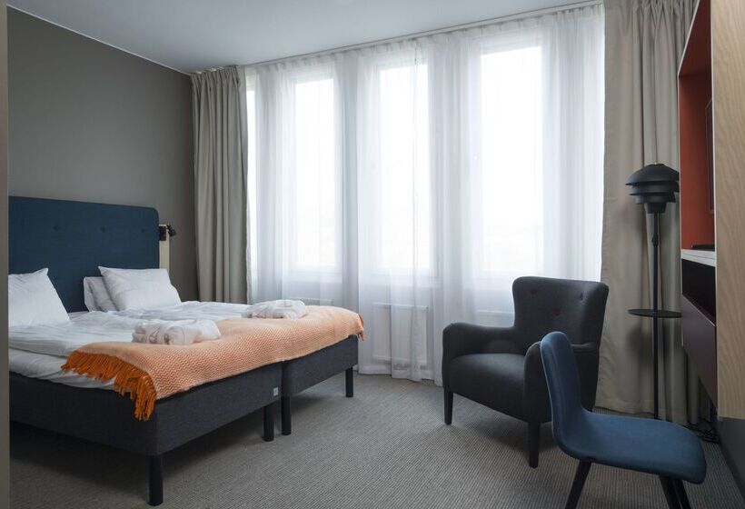 First Hotel Central