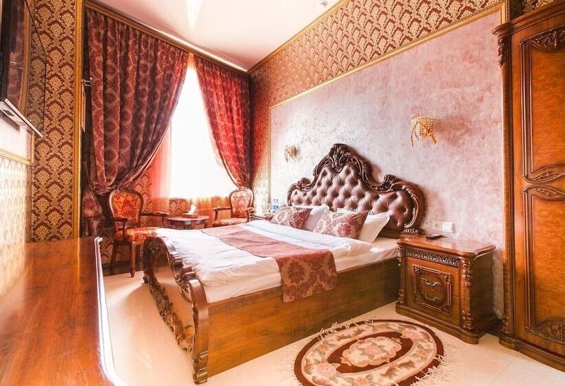 هتل Golden House