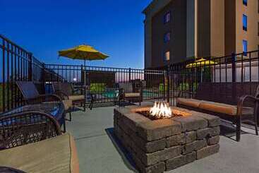 هتل Hampton Inn Marion
