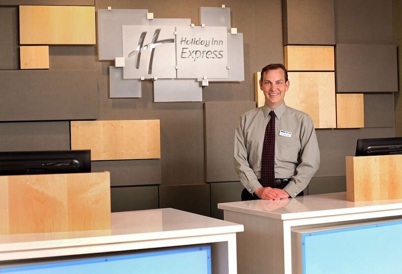 فندق Holiday Inn Express & Suites Omaha South Ralston Arena, An Ihg